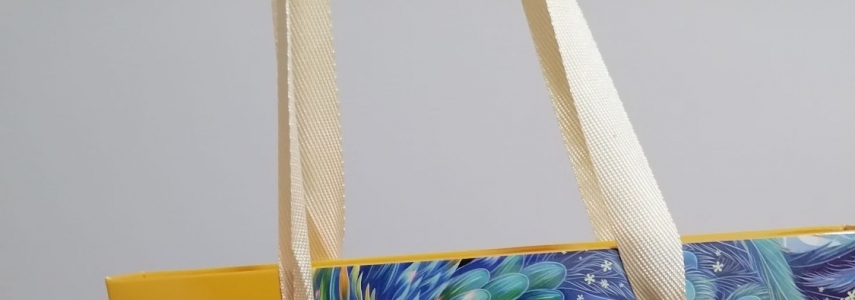 云南普洱茶礼品生茶精装饼茶