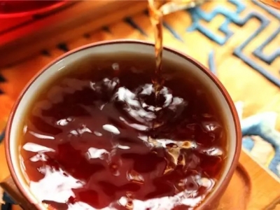 如何鉴别普洱熟茶不同年份口感差异？